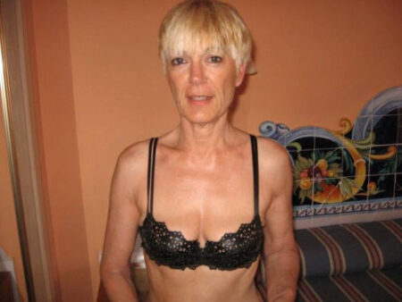 rencontre sexe avec Sally, bourgeoise a Cholet
